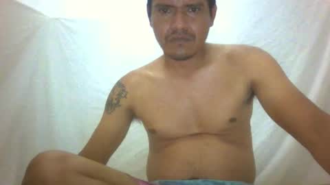 Snapshot of len0n_ chatting on October 6, 3:44 am Lenon online show from October 6, 3:44 am