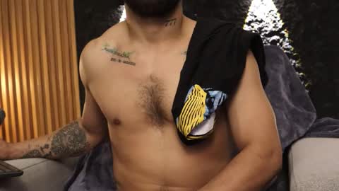 Leo  Diaz online show from December 4, 3:46 am