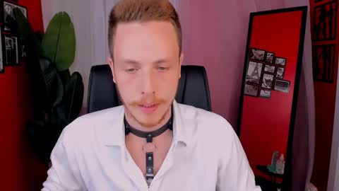 Snapshot of leo_mooree chatting on September 27, 9:01 pm Leo online show from September 27, 9:01 pm