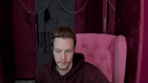 Leo online show from November 19, 3:56 pm