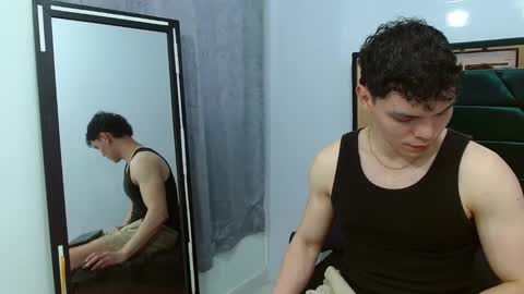 leo_morris online show from December 20, 2:27 pm