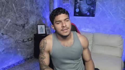 Leo independent model online show from October 20, 11:19 pm