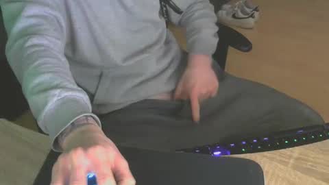 Snapshot of leon_97 chatting on December 26, 9:26 pm Lele 97 online show from December 26, 9:26 pm