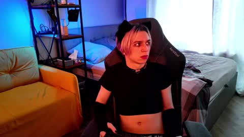 Snapshot of leon_yuugen chatting on January 31, 9:48 am Leon online show from January 31, 9:48 am