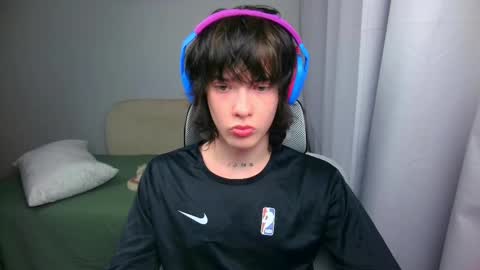 leonkissboy online show from June 3, 3:17 pm