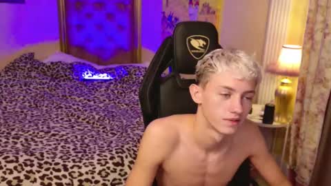 leonlure online show from October 9, 8:08 am