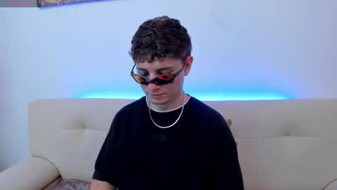 Leo  online show from October 23, 9:29 pm