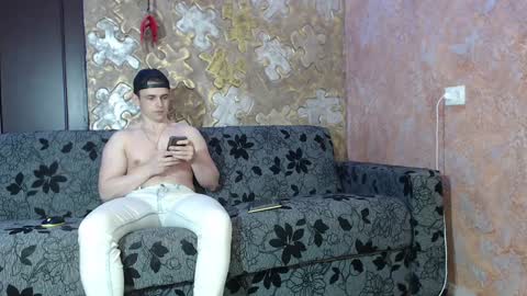 Snapshot of leoroman chatting on January 9, 12:41 pm leoroman online show from January 9, 12:41 pm