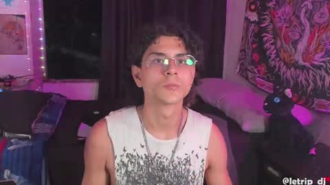 Snapshot of letrip__ chatting on December 5, 1:25 am letrip online show from December 5, 1:25 am