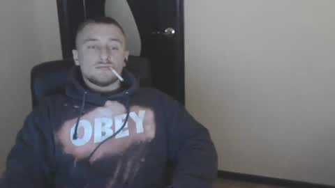 Snapshot of lev1ngston chatting on December 9, 5:46 pm lev1ngston online show from December 9, 5:46 pm
