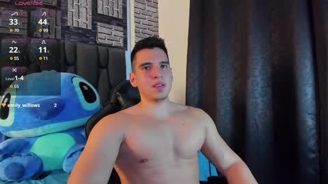 L E Y T O N online show from December 5, 1:14 am