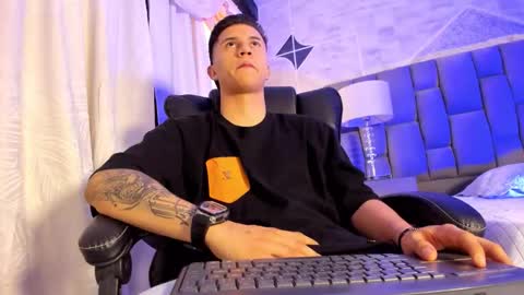 Liam Smith online show from October 12, 12:32 pm