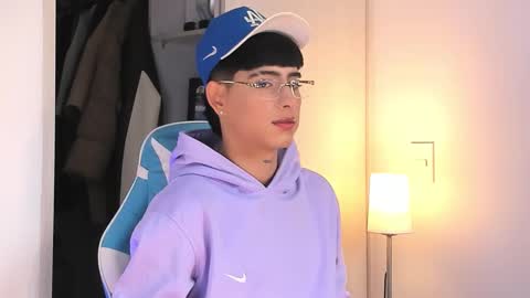 Liam online show from October 19, 3:59 pm