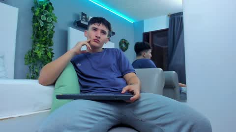 liam_conorr online show from December 27, 12:34 pm