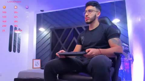 LIAM KLEIN online show from October 8, 11:36 am