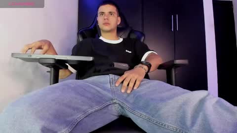 Liam online show from April 12, 10:28 am