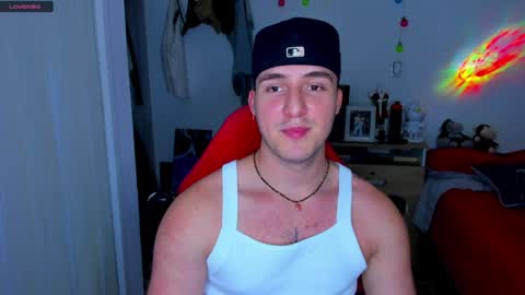 Snapshot of liam_oficial chatting on December 19, 4:45 am liam online show from December 19, 4:45 am