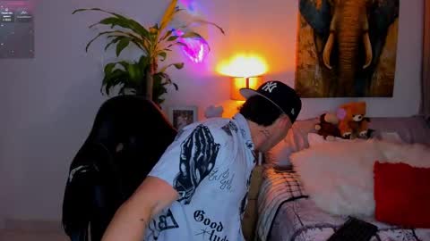Snapshot of liam_oficial chatting on February 23, 2:24 am liam online show from February 23, 2:24 am