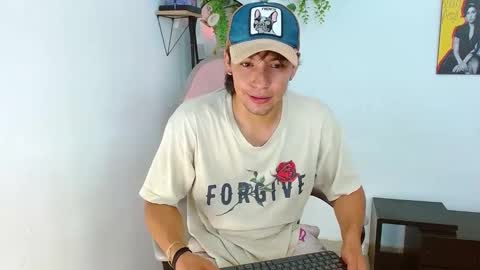 liamxul online show from October 19, 7:39 pm