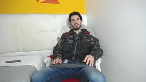 LiamLuxe online show from January 27, 12:37 pm