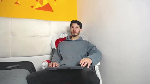 LiamLuxe online show from March 5, 2:34 pm