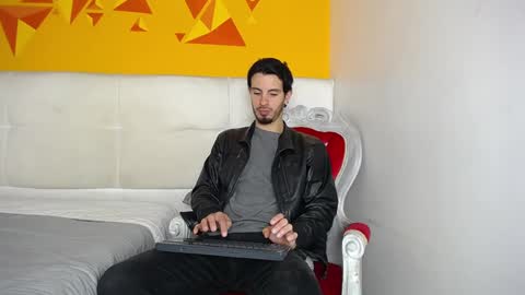 LiamLuxe online show from February 8, 12:17 pm