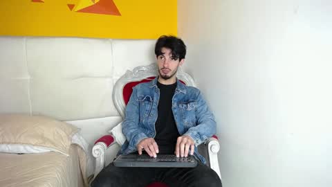 LiamLuxe online show from December 17, 1:05 pm