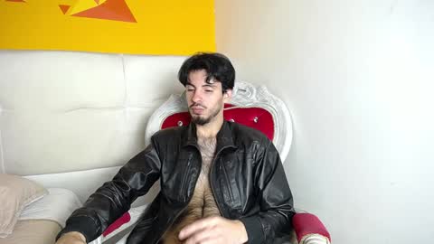 LiamLuxe online show from December 19, 1:07 pm
