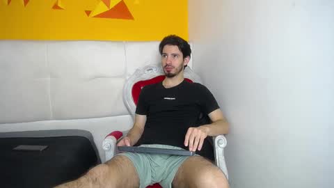 LiamLuxe online show from February 15, 12:33 pm