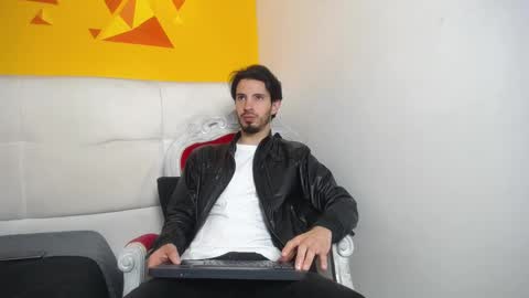 LiamLuxe online show from February 14, 12:47 pm