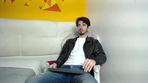 LiamLuxe online show from January 17, 12:42 pm