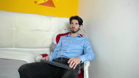 LiamLuxe online show from February 5, 11:55 am