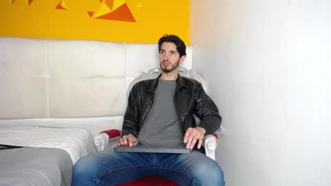 LiamLuxe online show from January 10, 12:15 pm