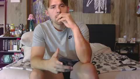 Snapshot of liamreid26 chatting on September 20, 5:07 am Liam and Zoe online show from September 20, 5:07 am