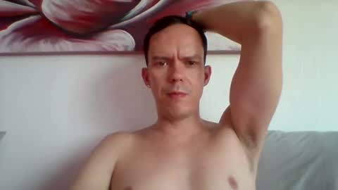 LiamRose online show from December 5, 10:44 am