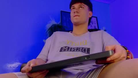 Liam Thunder online show from October 16, 8:39 pm