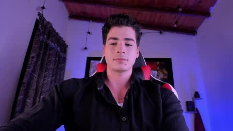 Snapshot of liamwyatt_ chatting on December 3, 3:51 am liamwyatt_ online show from December 3, 3:51 am