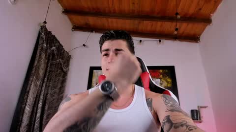 Snapshot of liamwyatt_ chatting on January 26, 3:59 am liamwyatt_ online show from January 26, 3:59 am