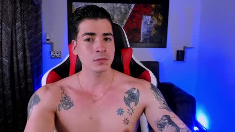Snapshot of liamwyatt_ chatting on January 31, 4:36 am liamwyatt_ online show from January 31, 4:36 am