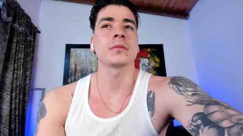 liamwyatt_ online show from December 3, 7:03 am