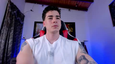 Snapshot of liamwyatt_ chatting on February 22, 3:23 am liamwyatt_ online show from February 22, 3:23 am