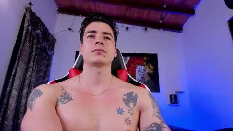 Snapshot of liamwyatt_ chatting on March 1, 7:42 am liamwyatt_ online show from March 1, 7:42 am