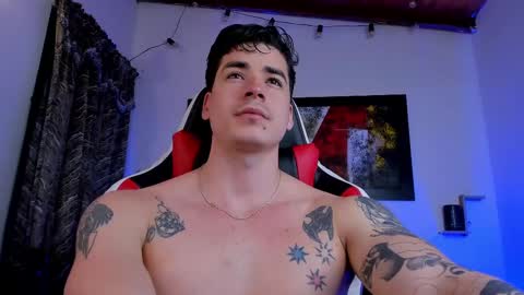 Snapshot of liamwyatt_ chatting on February 24, 3:02 am liamwyatt_ online show from February 24, 3:02 am