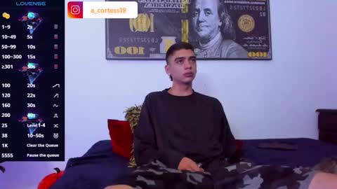 Snapshot of lian_23_ chatting on December 4, 10:13 am online show from December 4, 10:13 am