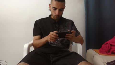 lian_mike203523 online show from October 17, 6:17 am