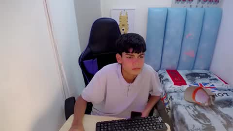 LIAM online show from November 30, 3:41 am