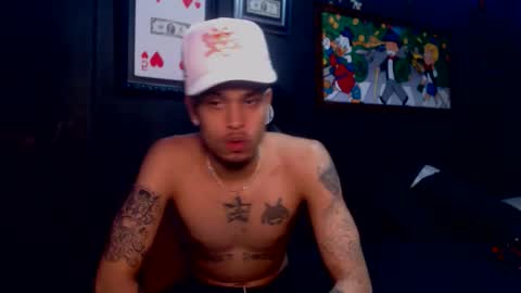 Snapshot of lilray99 chatting on December 7, 11:40 am ONLYFANS online show from December 7, 11:40 am