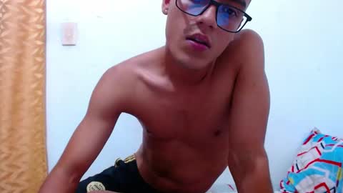 Snapshot of lion_grr chatting on February 12, 3:07 am lion_grr online show from February 12, 3:07 am