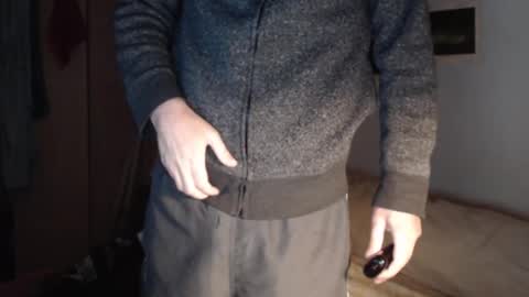 littlealien7 online show from October 25, 8:10 pm