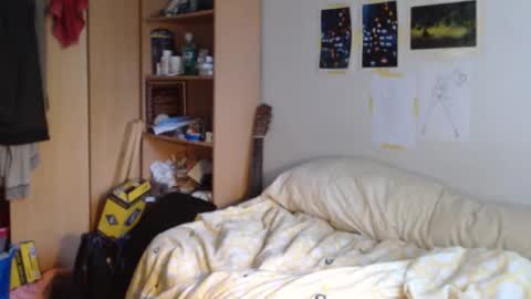 littlealien7 online show from November 2, 5:23 am